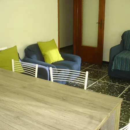 Linda Vista Apartment *